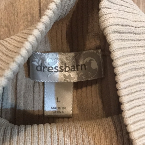 Beige Dressbarn top sleeveless - Picture 2 of 3